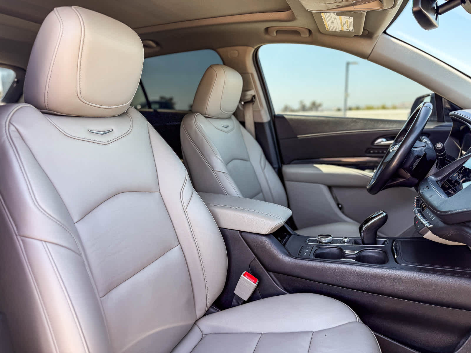 Thumbnail: 2020 Cadillac XT4 - 18