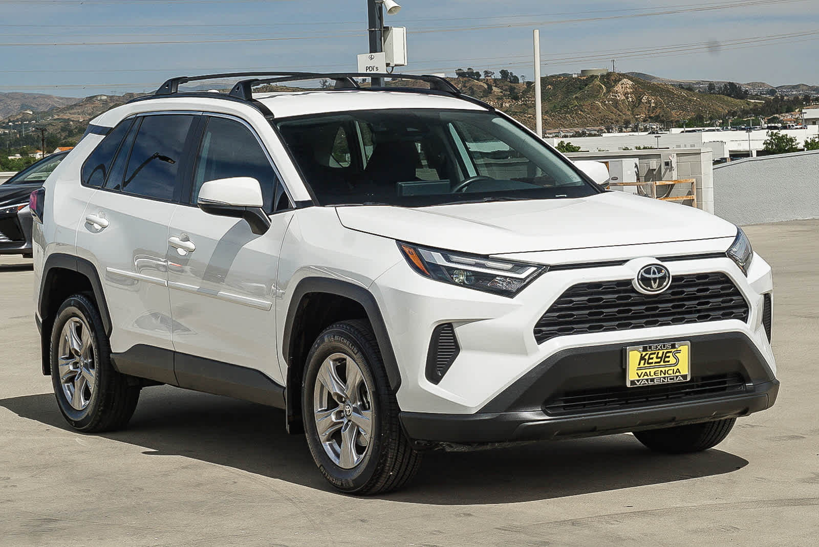2025 Toyota RAV4 XLE photo 4