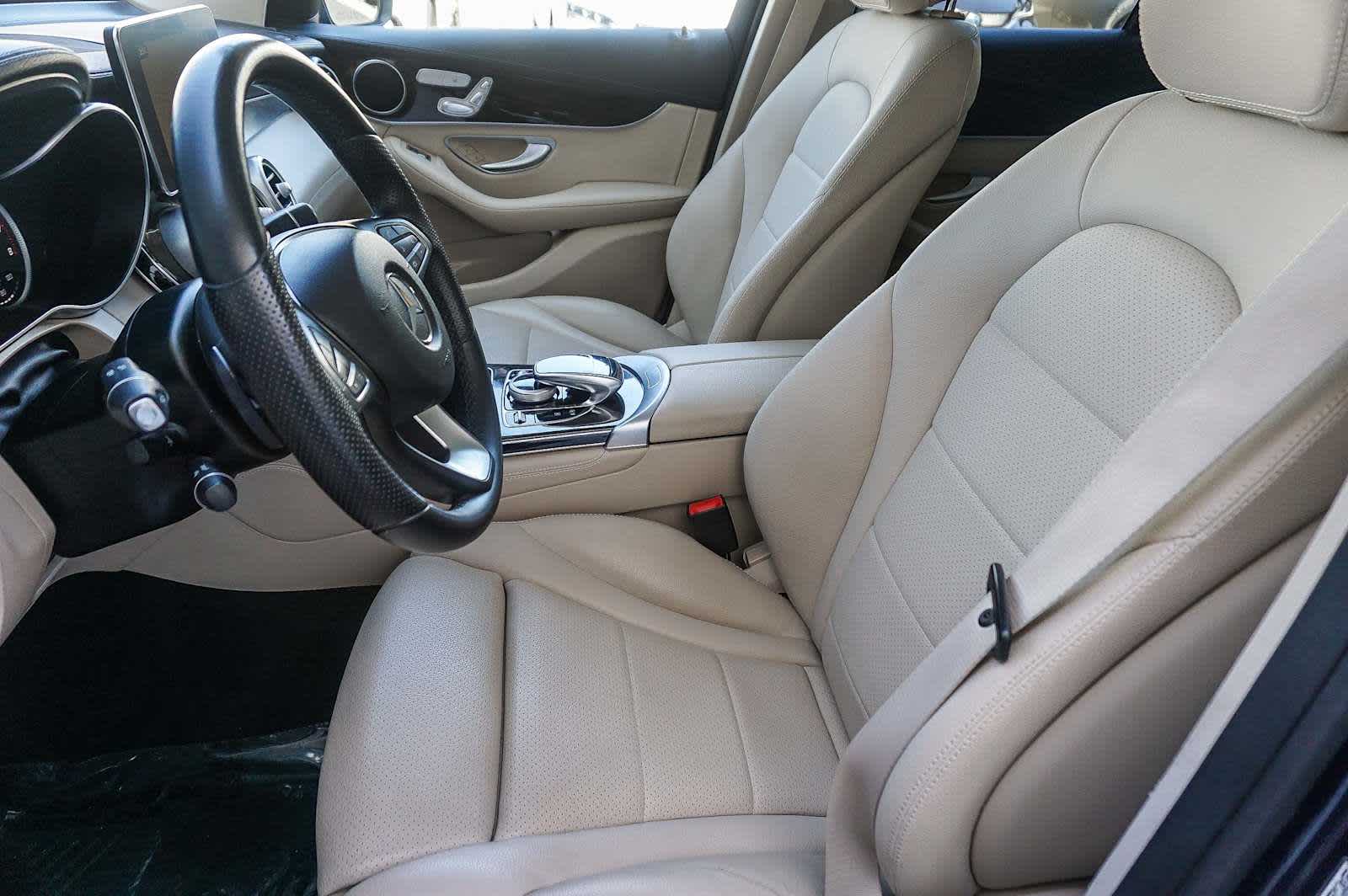 Thumbnail: 2016 Mercedes-Benz GLC - 18