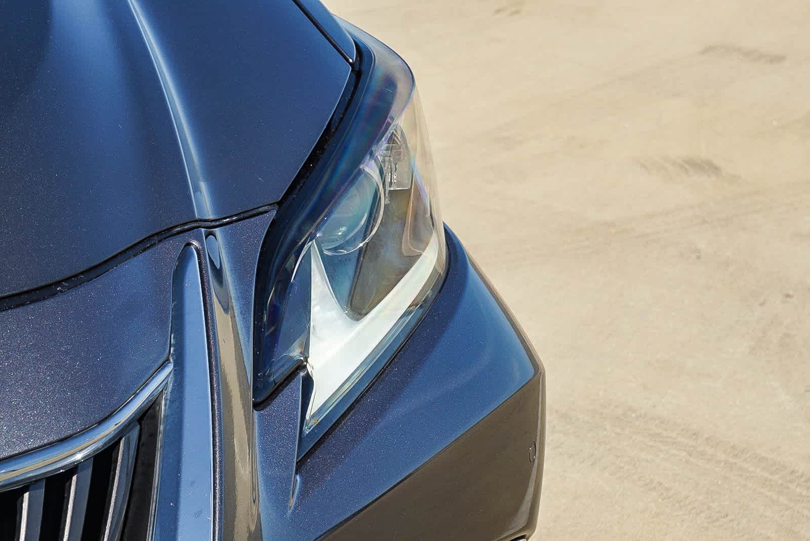 Thumbnail: 2019 Lexus ES - 10