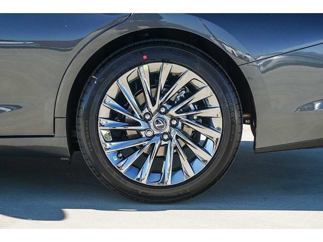 Thumbnail: 2025 Lexus ES - 16