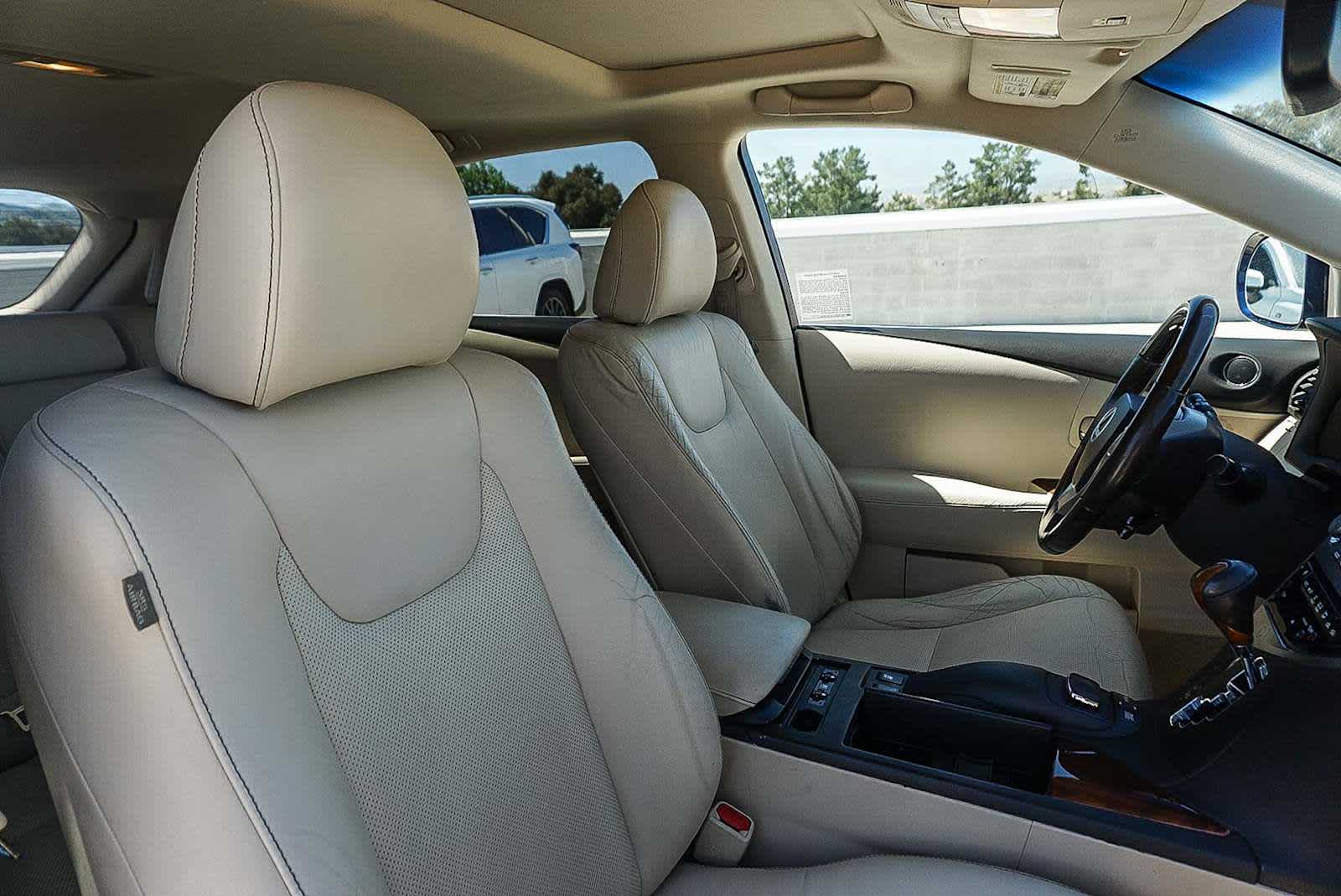 Thumbnail: 2015 Lexus RX - 17