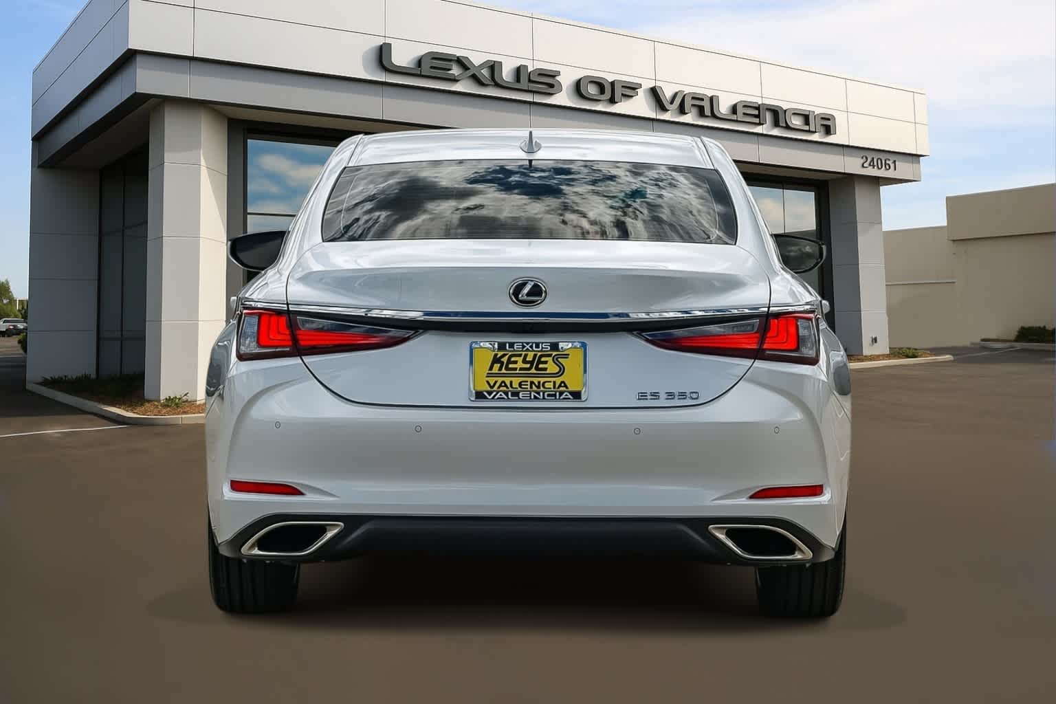 2025 LEXUS ES 350 Base photo 2