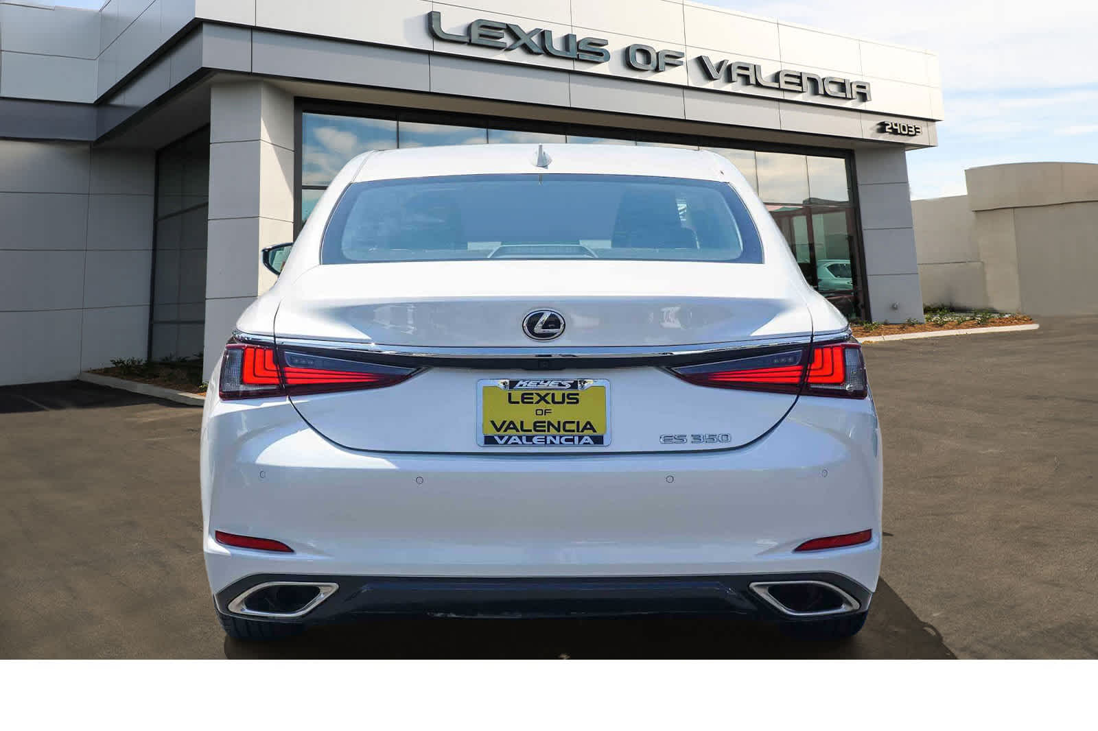 Thumbnail: 2022 Lexus ES - 3