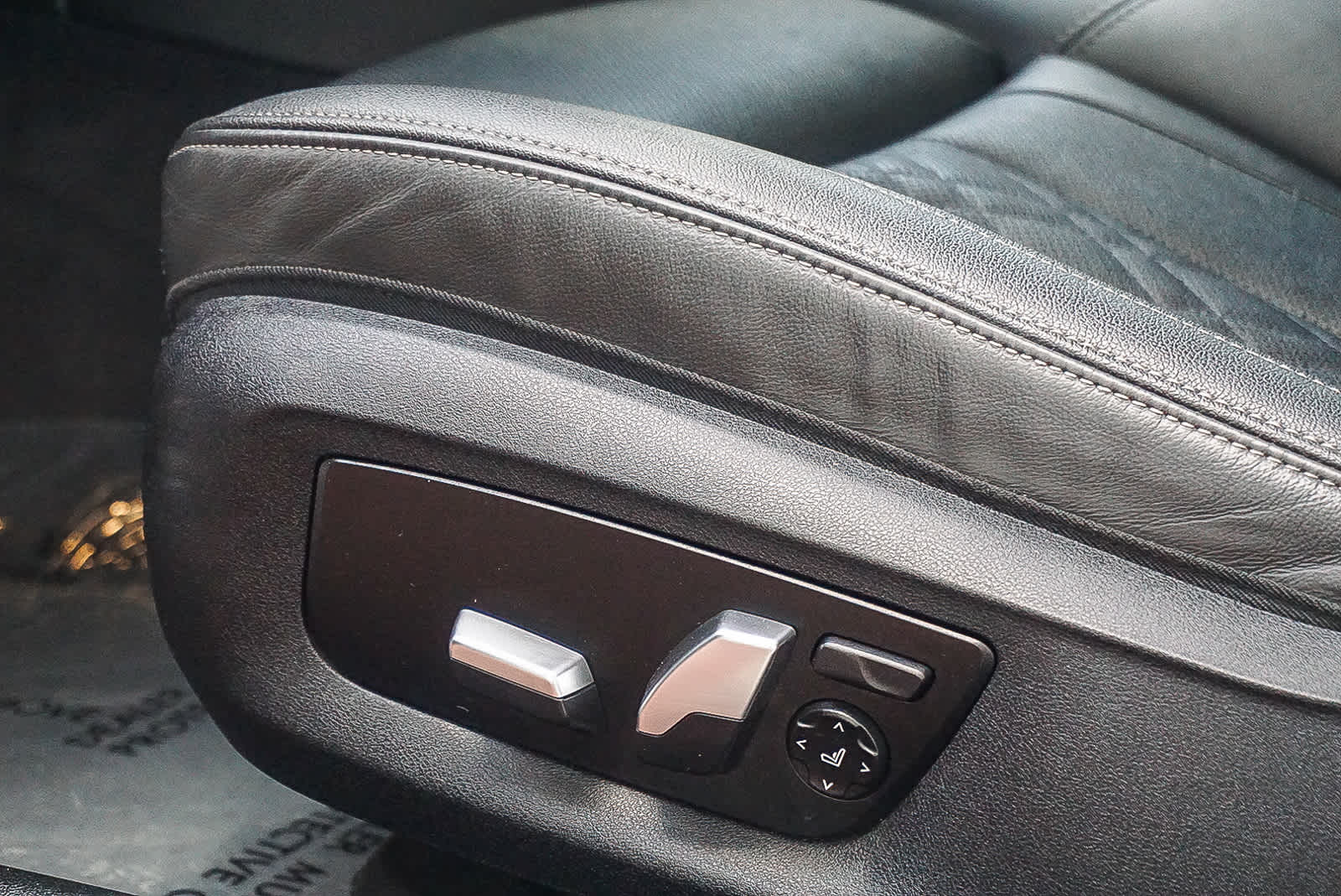 Thumbnail: 2021 BMW 5 Series - 22