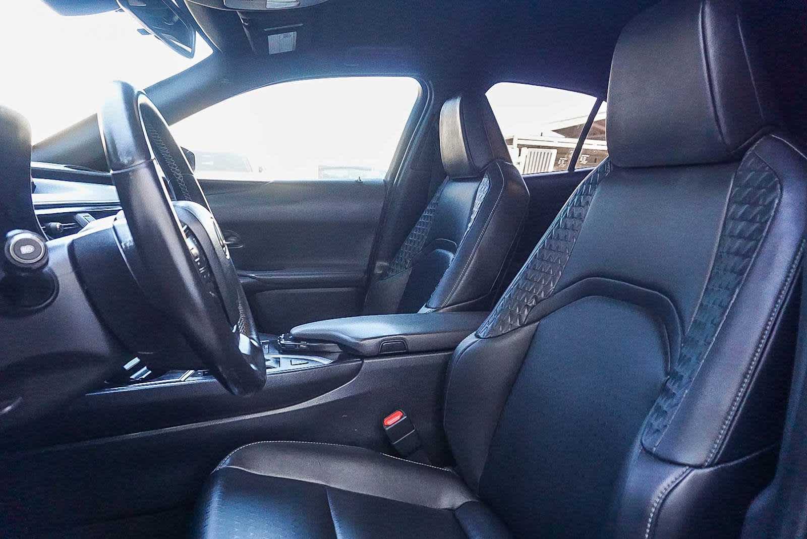 Thumbnail: 2022 Lexus UX - 17