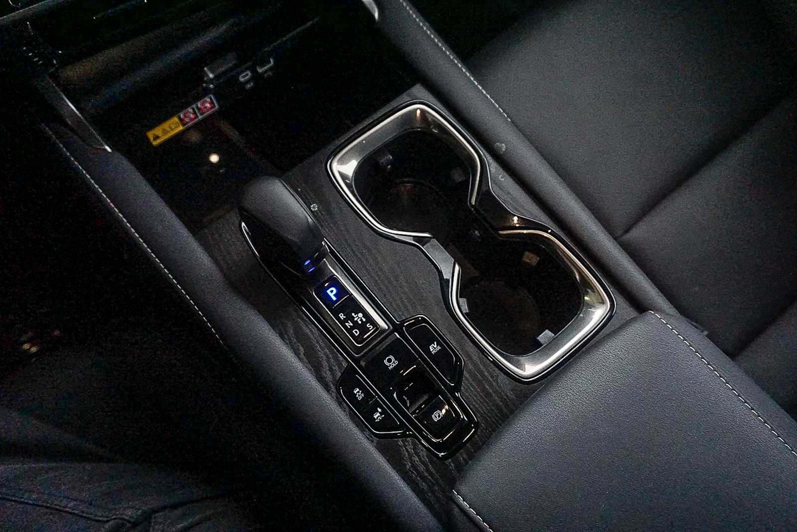 Thumbnail: 2025 Lexus RX - 22