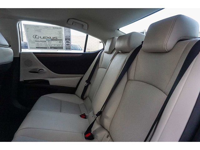 Thumbnail: 2025 Lexus ES - 19