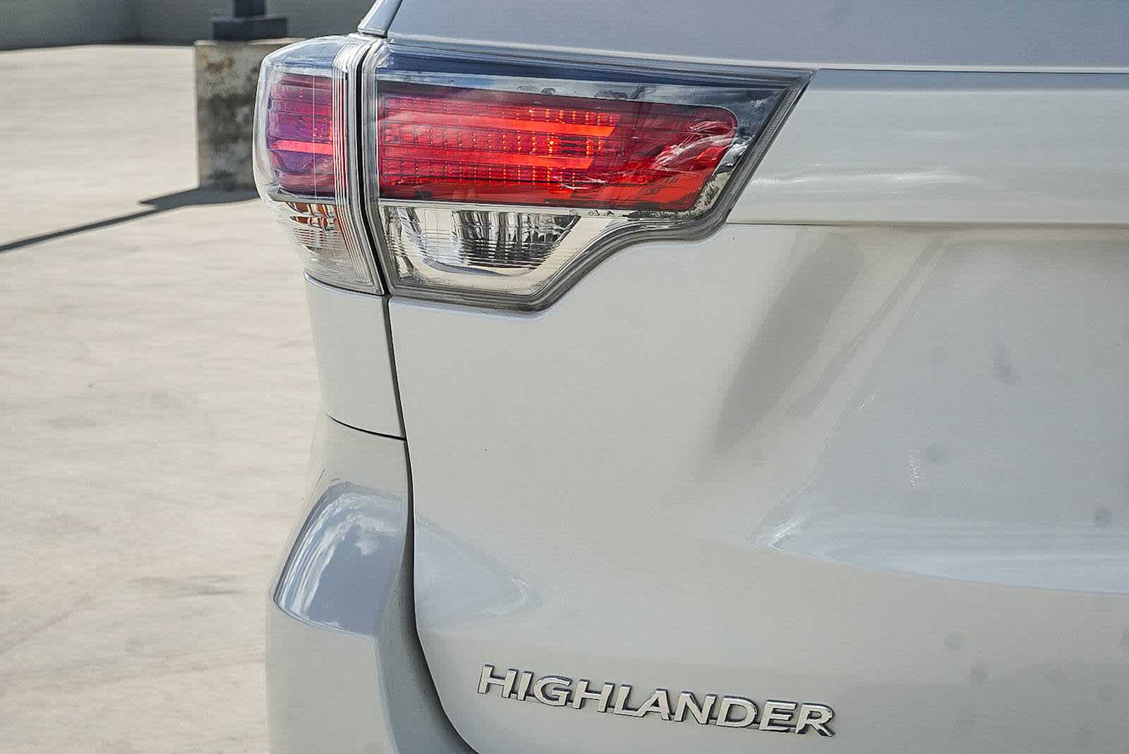 Thumbnail: 2016 Toyota Highlander - 11