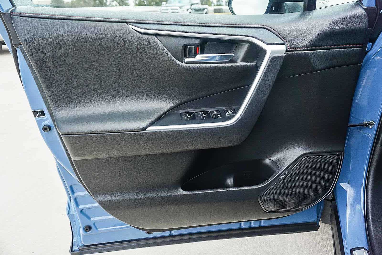 Thumbnail: 2022 Toyota RAV4 - 26