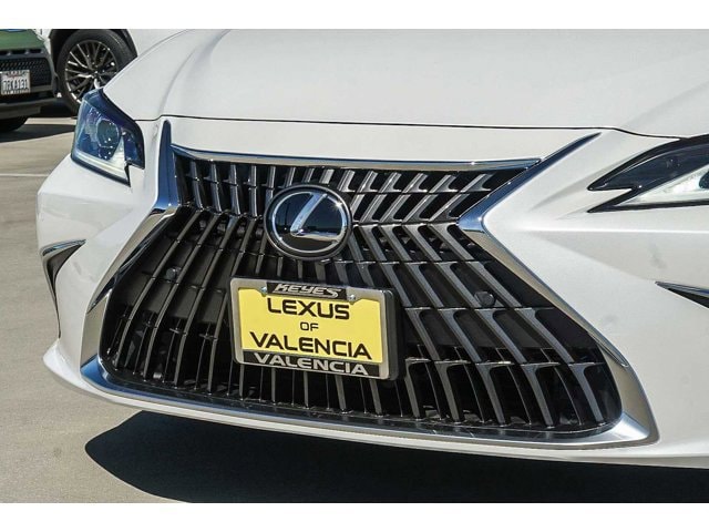Thumbnail: 2025 Lexus ES - 8