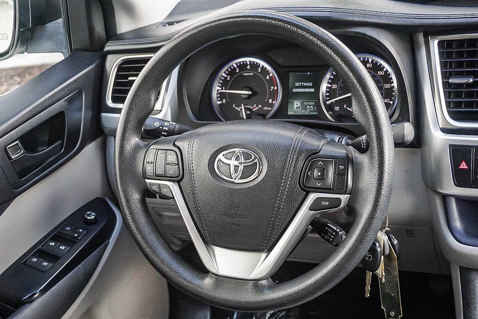 Thumbnail: 2016 Toyota Highlander - 15