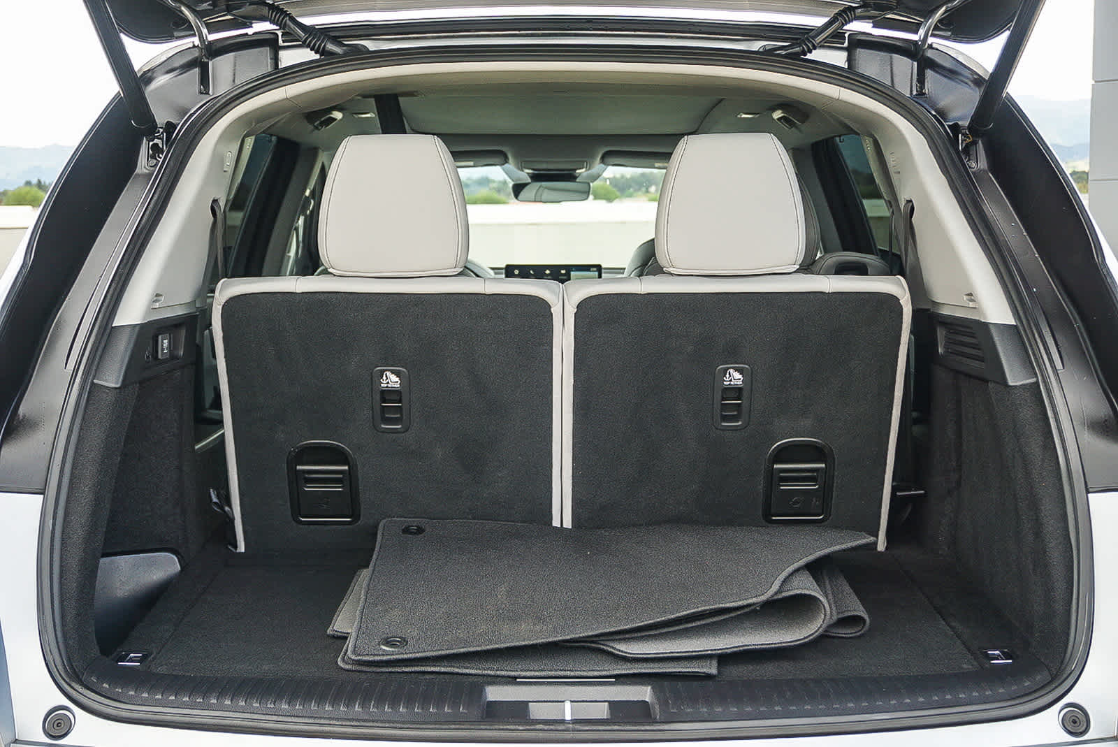 Thumbnail: 2023 Acura MDX - 28