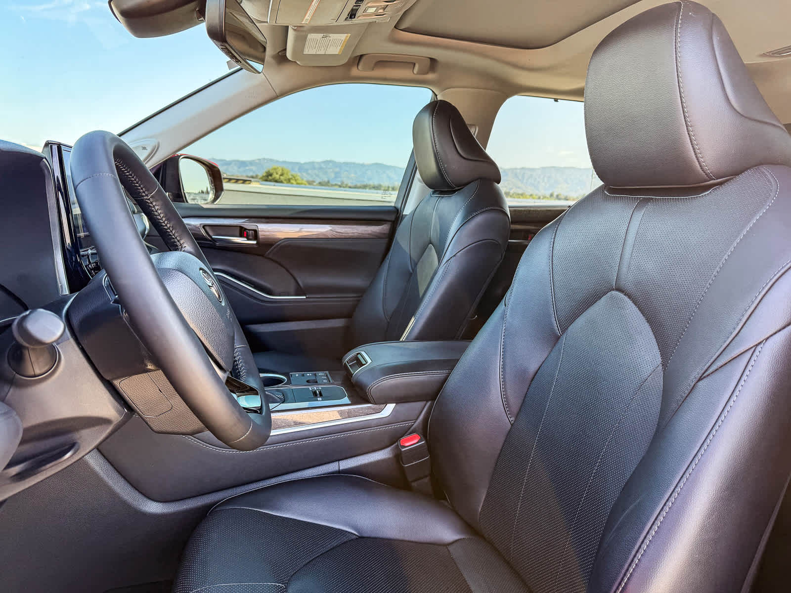 Thumbnail: 2023 Toyota Highlander - 19
