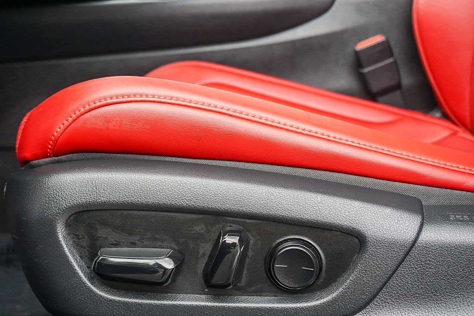 Thumbnail: 2020 Lexus UX - 19