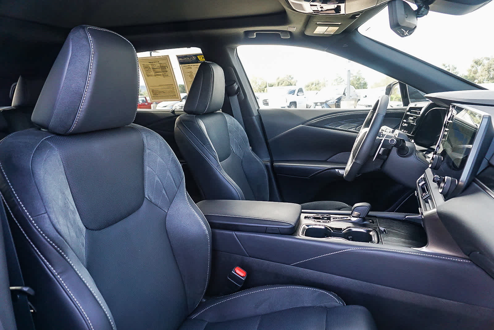 Thumbnail: 2025 Lexus RX - 17