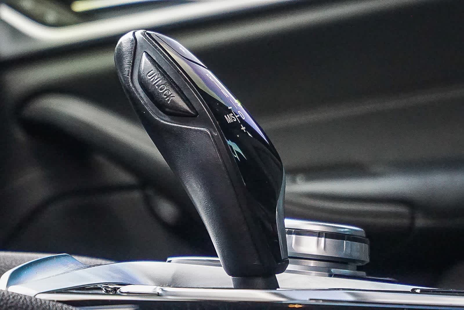 Thumbnail: 2021 BMW 5 Series - 21