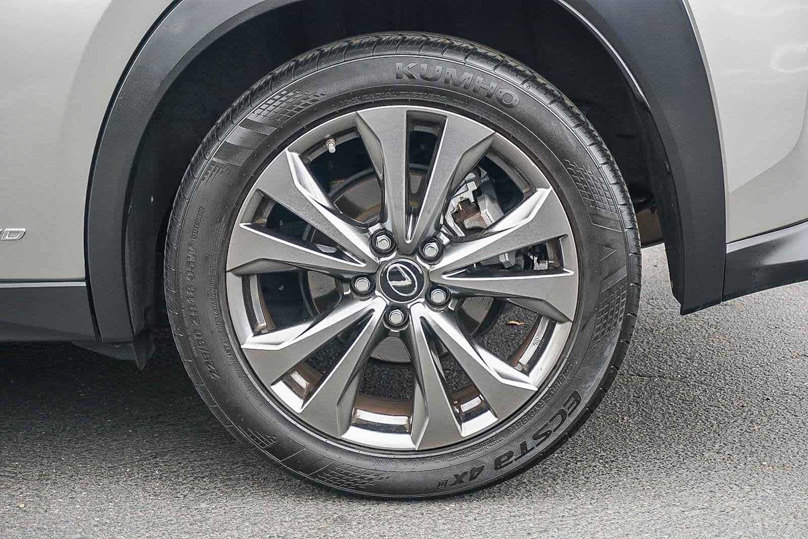 Thumbnail: 2020 Lexus UX - 8