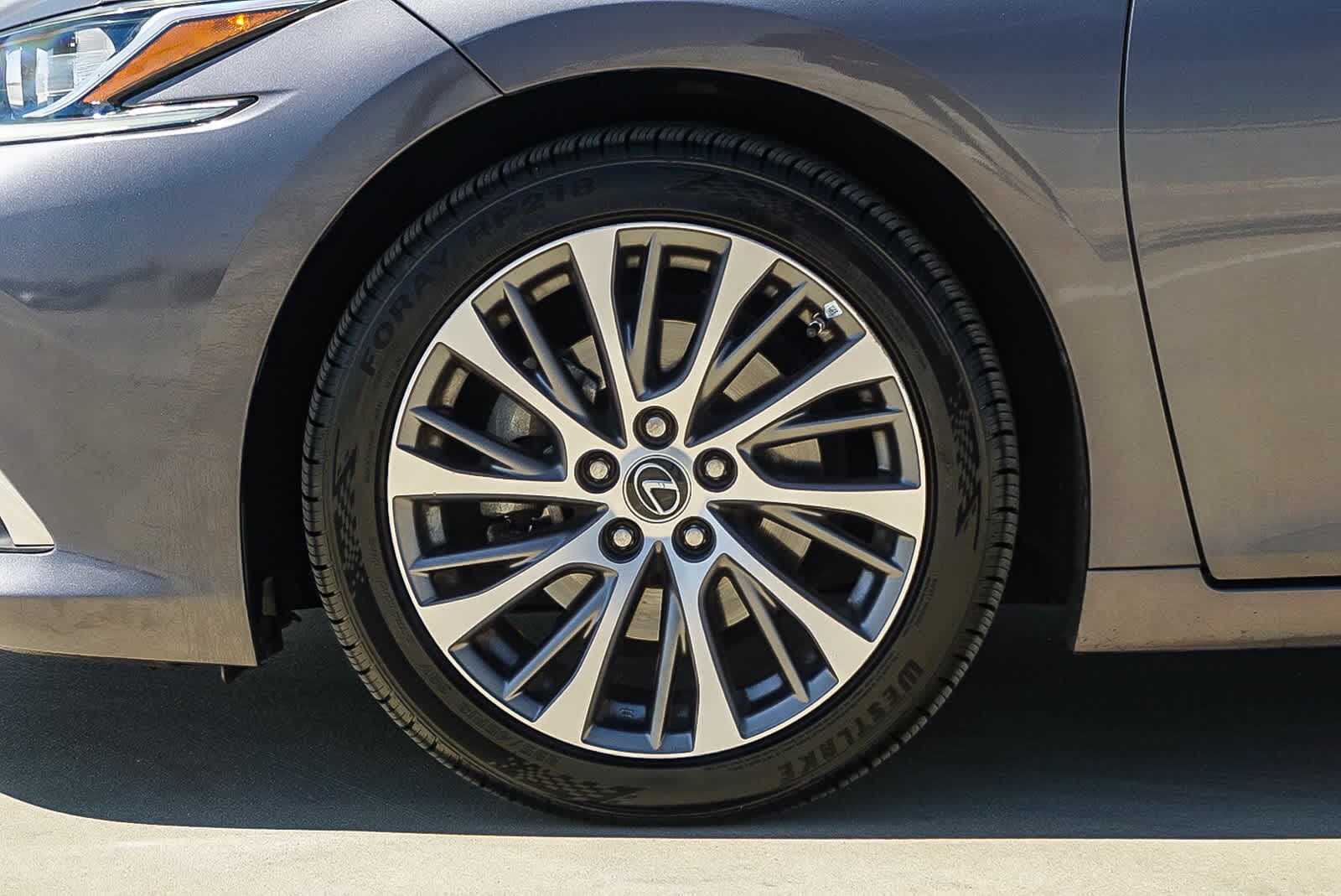 Thumbnail: 2019 Lexus ES - 12