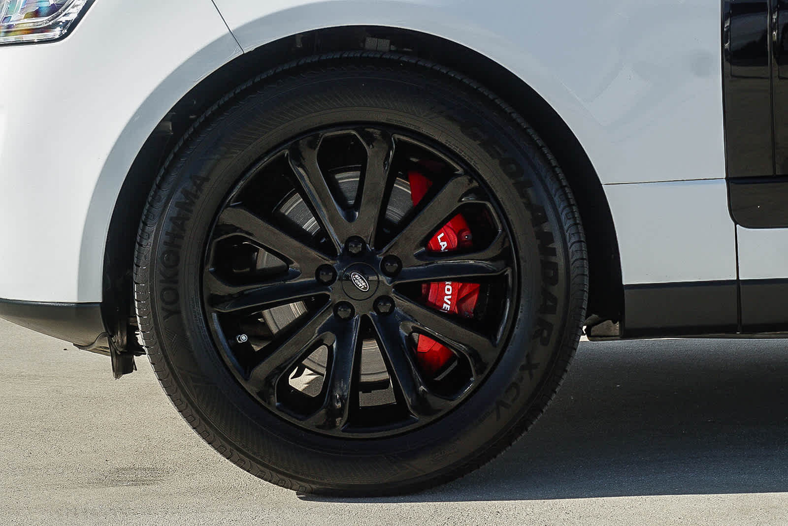 Thumbnail: 2017 Land Rover Range Rover - 8