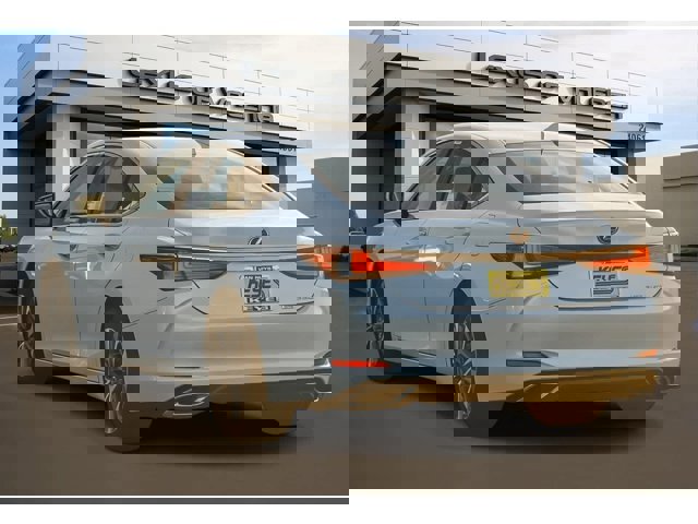 Thumbnail: 2025 Lexus ES - 2