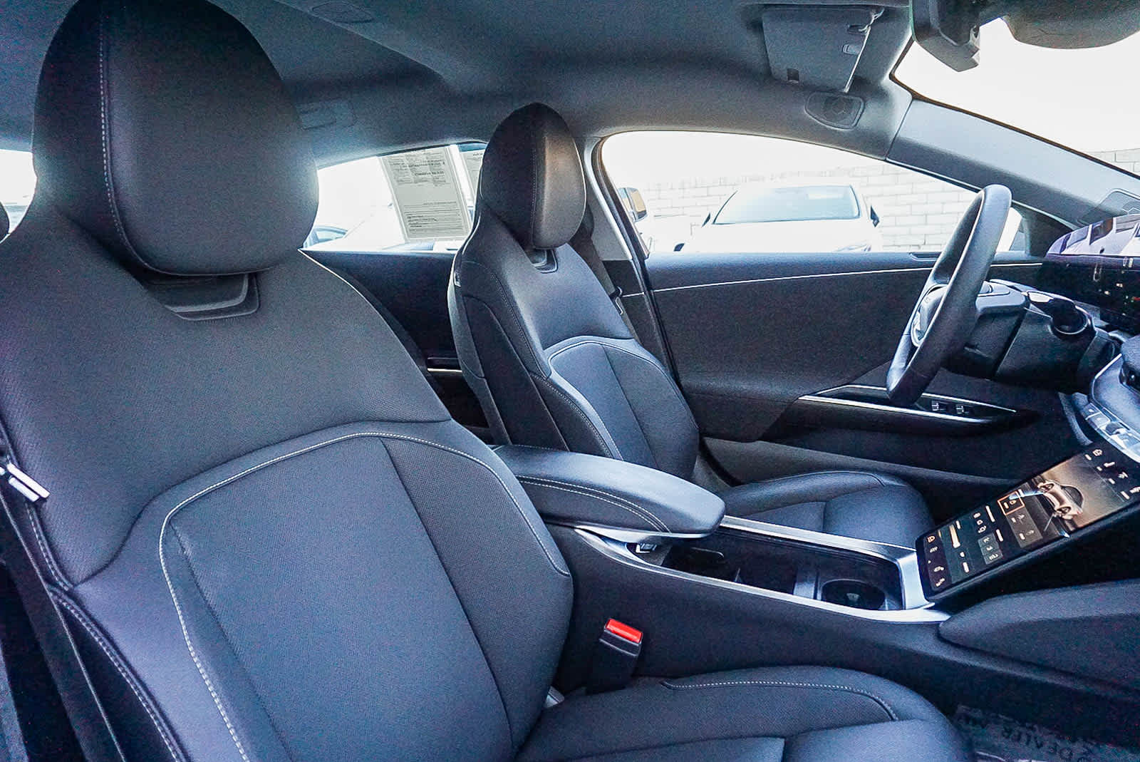 Thumbnail: 2025 Lucid Air - 17