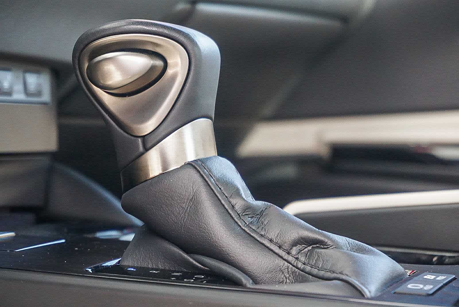 Thumbnail: 2025 Lexus ES - 20