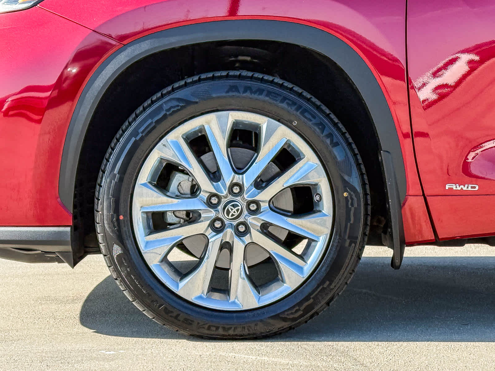 Thumbnail: 2023 Toyota Highlander - 9