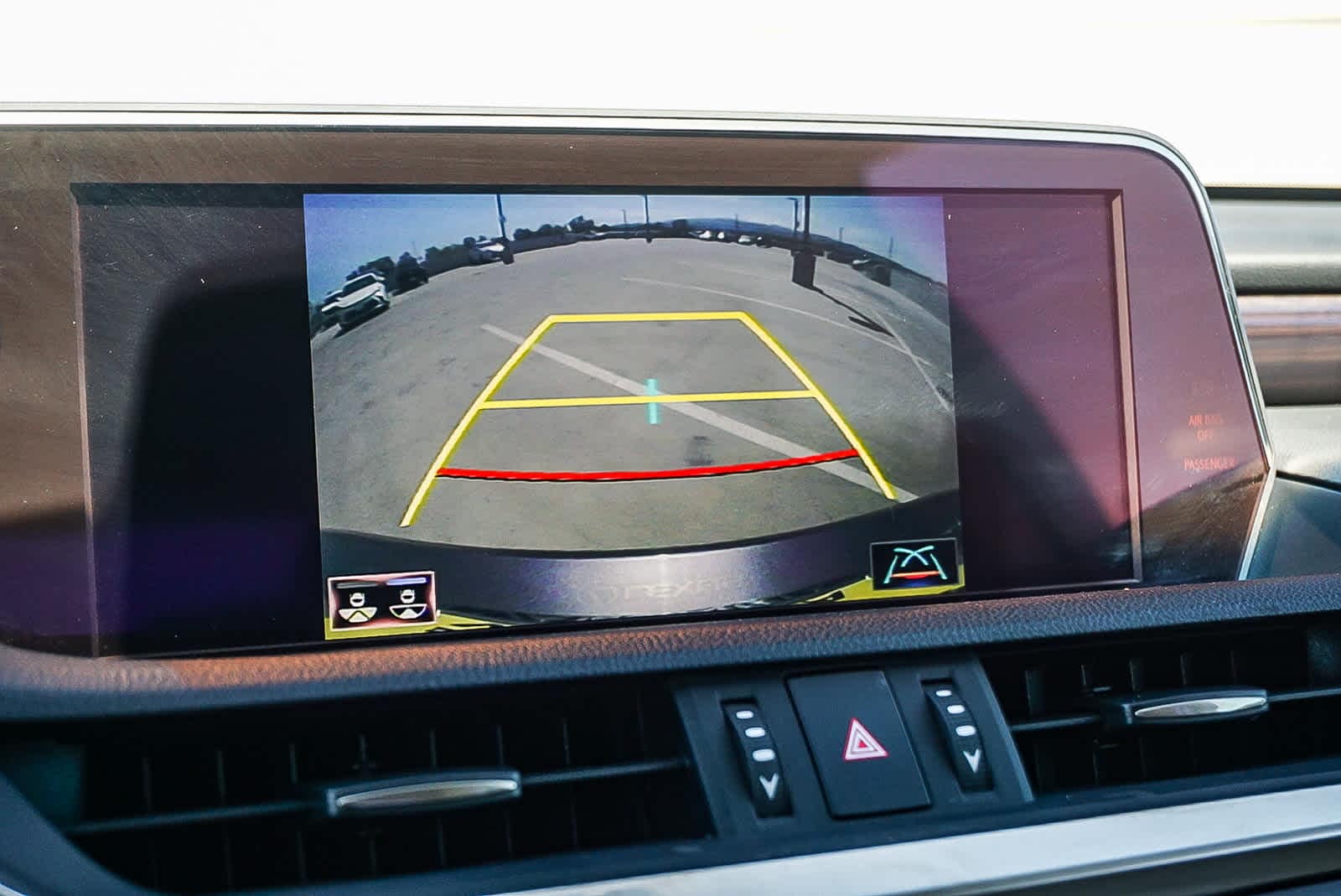 Thumbnail: 2019 Lexus ES - 32