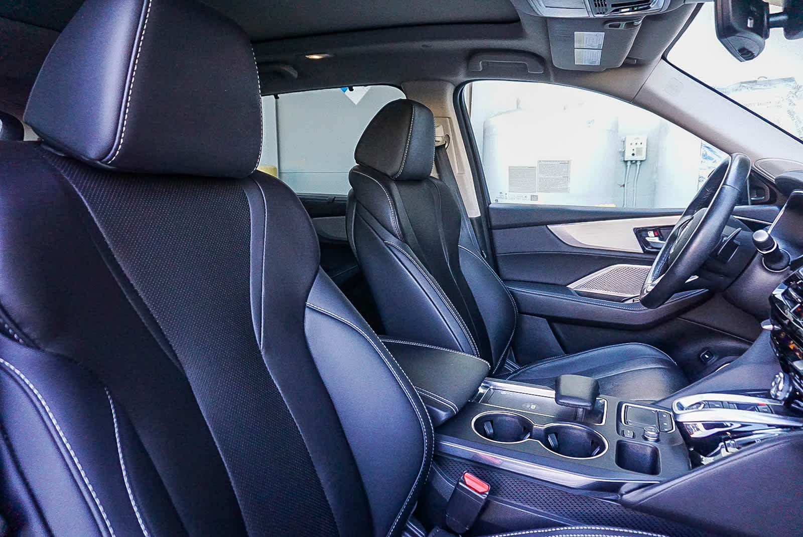 Thumbnail: 2023 Acura MDX - 18