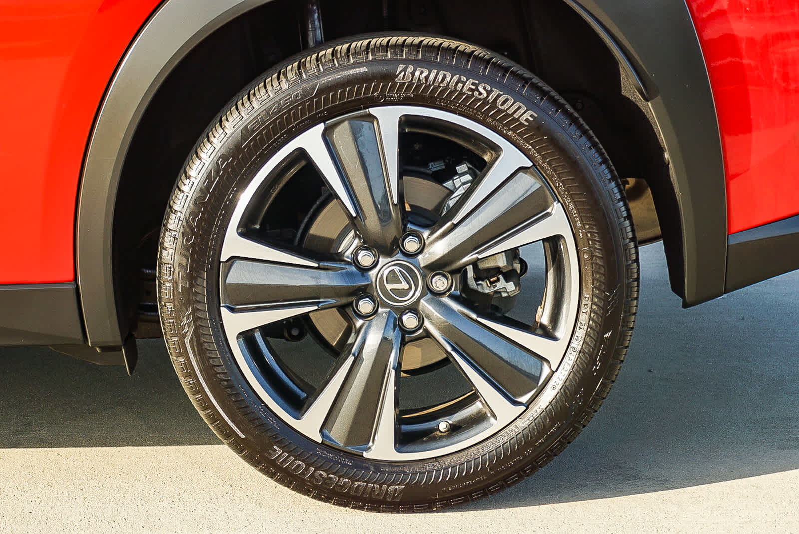 Thumbnail: 2022 Lexus UX - 10