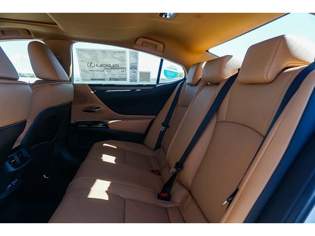 Thumbnail: 2025 Lexus ES - 19