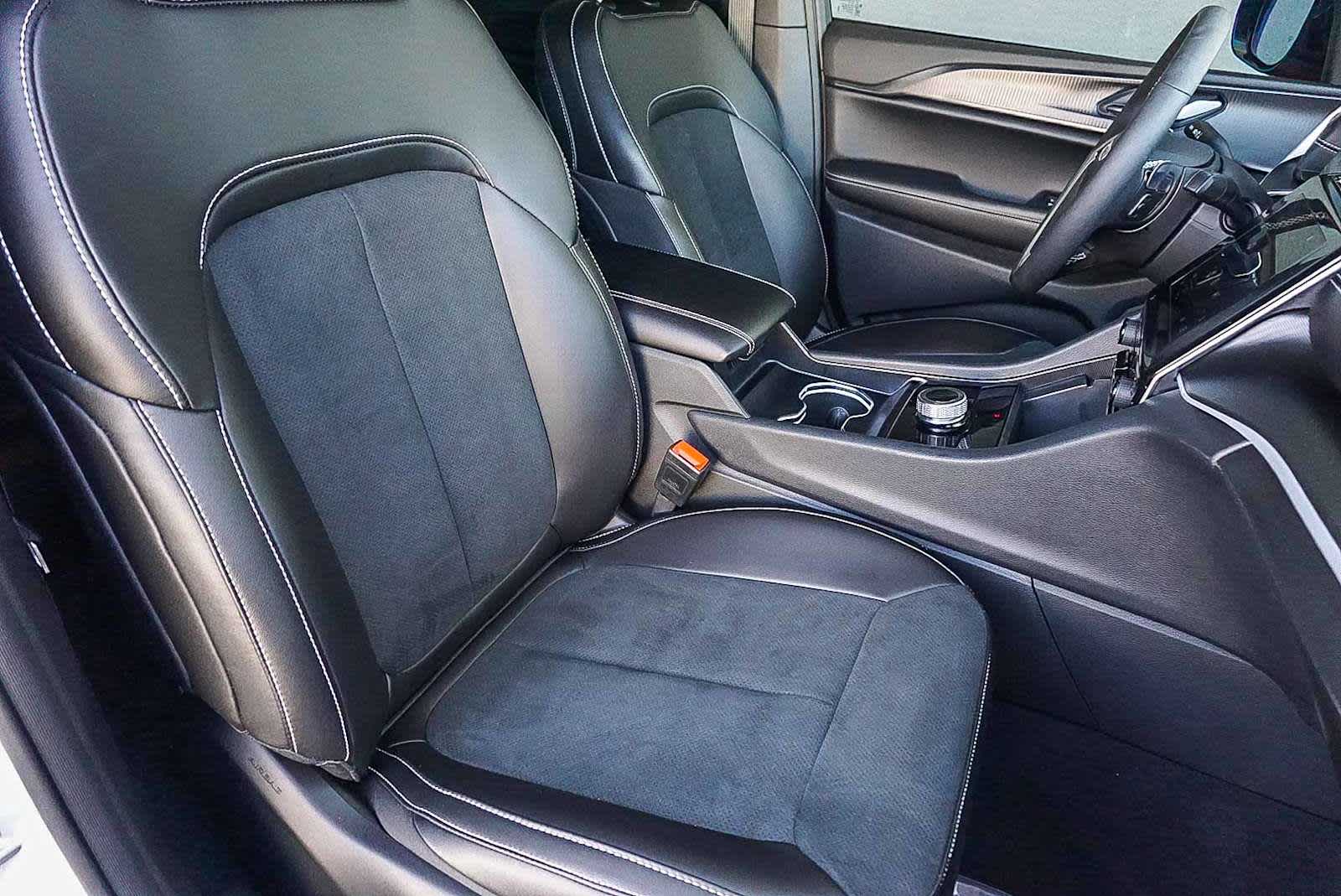 Thumbnail: 2025 Jeep Grand Cherokee - 19