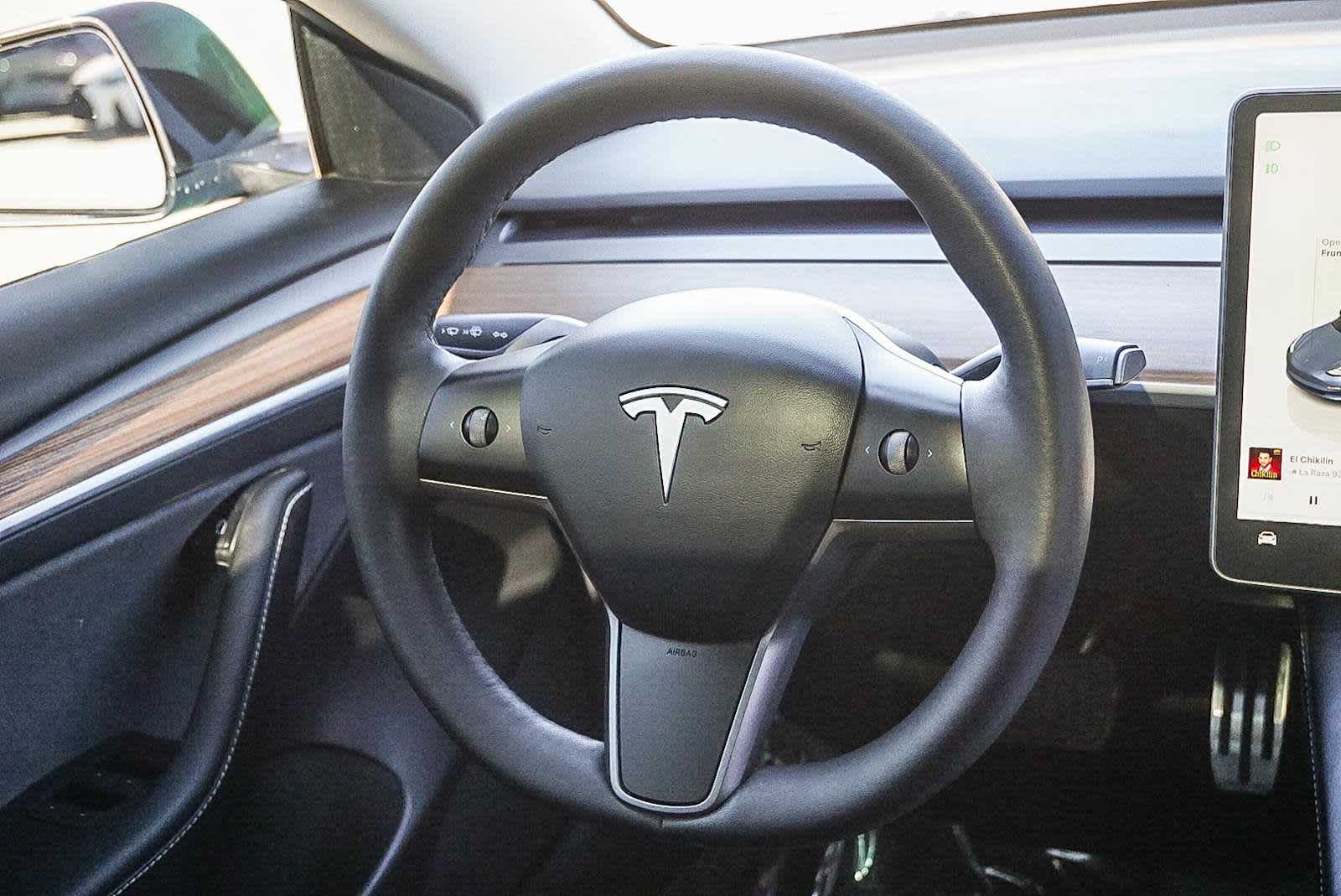 Thumbnail: 2022 Tesla Model 3 - 21