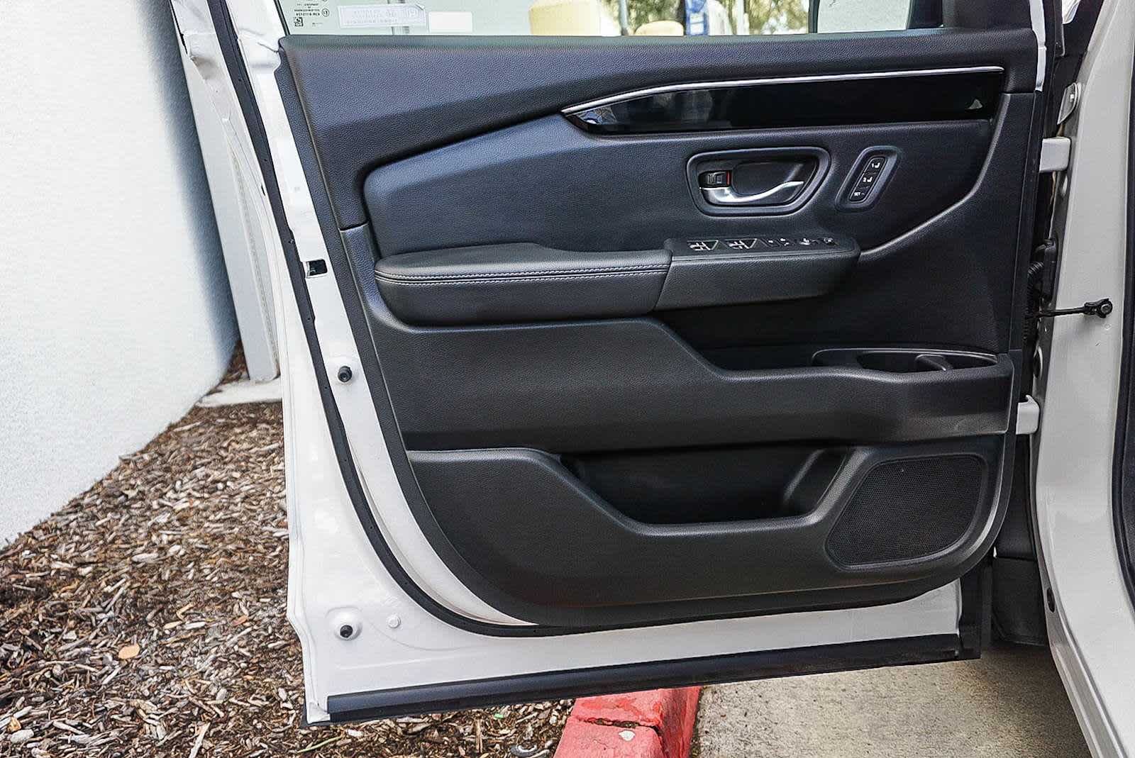 Thumbnail: 2025 Honda Pilot - 21