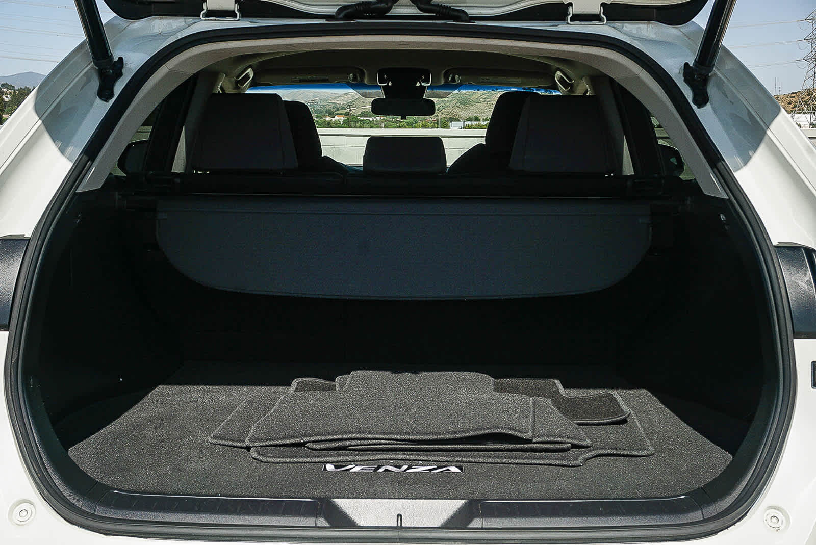 Thumbnail: 2021 Toyota Venza - 32