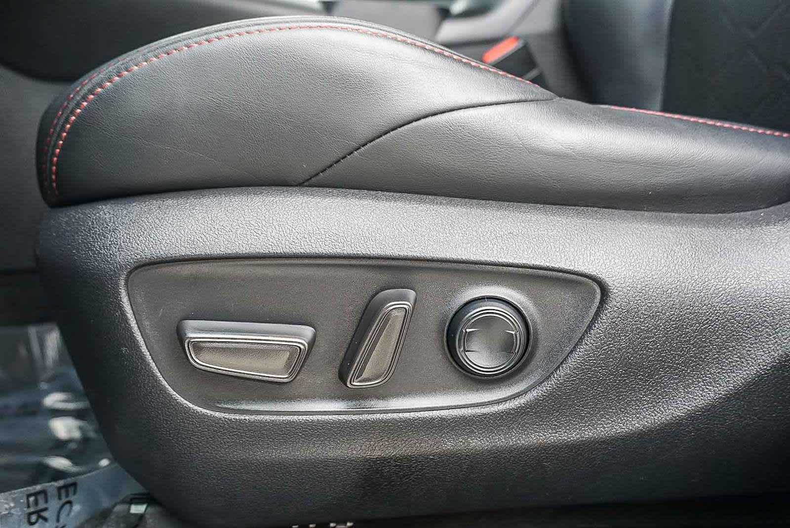 Thumbnail: 2022 Toyota RAV4 - 25