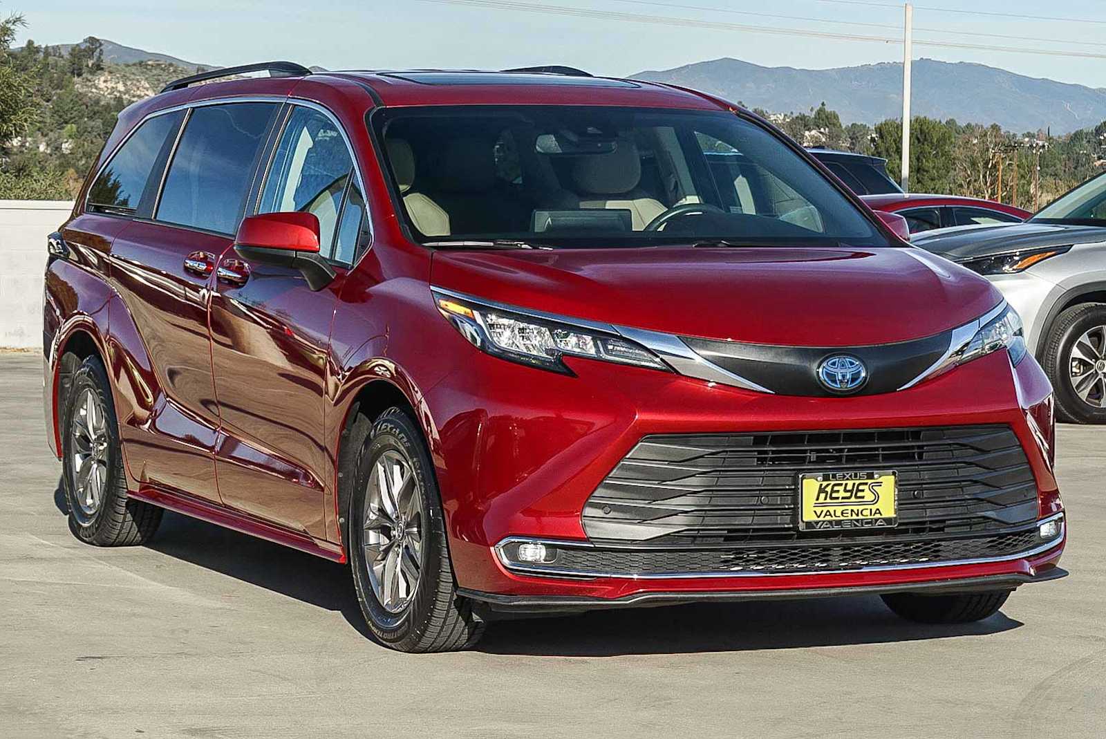 Thumbnail: 2023 Toyota Sienna - 5