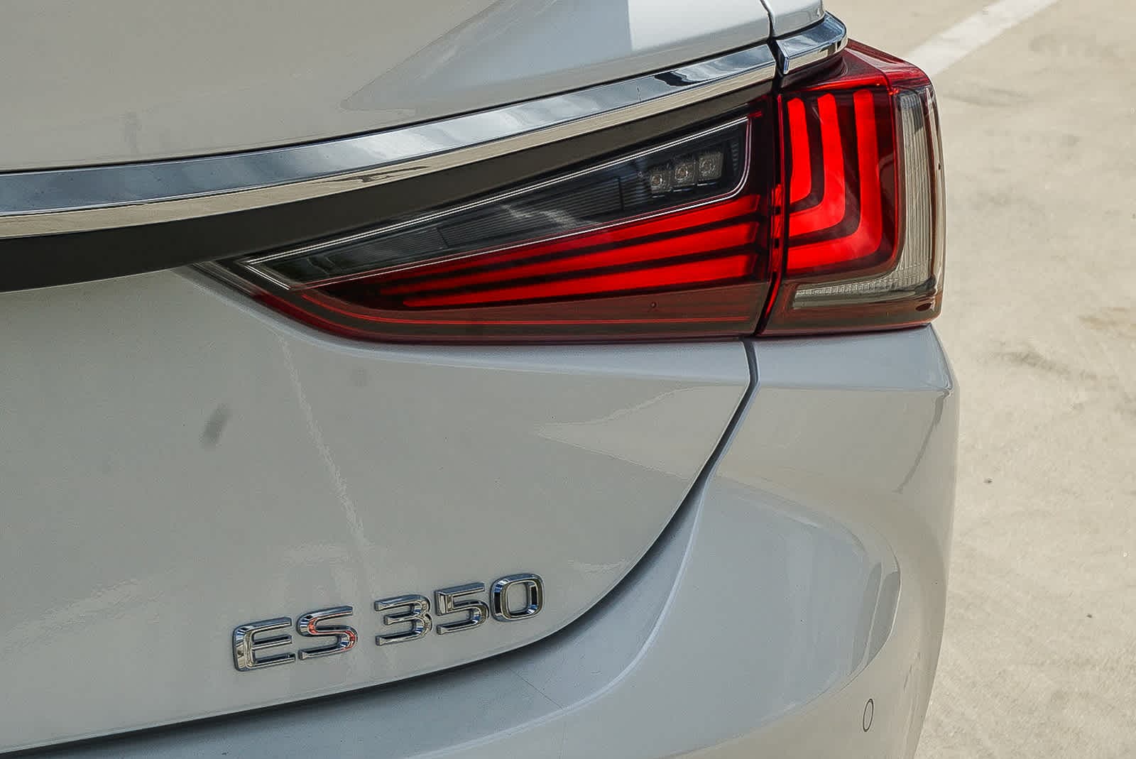 Thumbnail: 2025 Lexus ES - 11