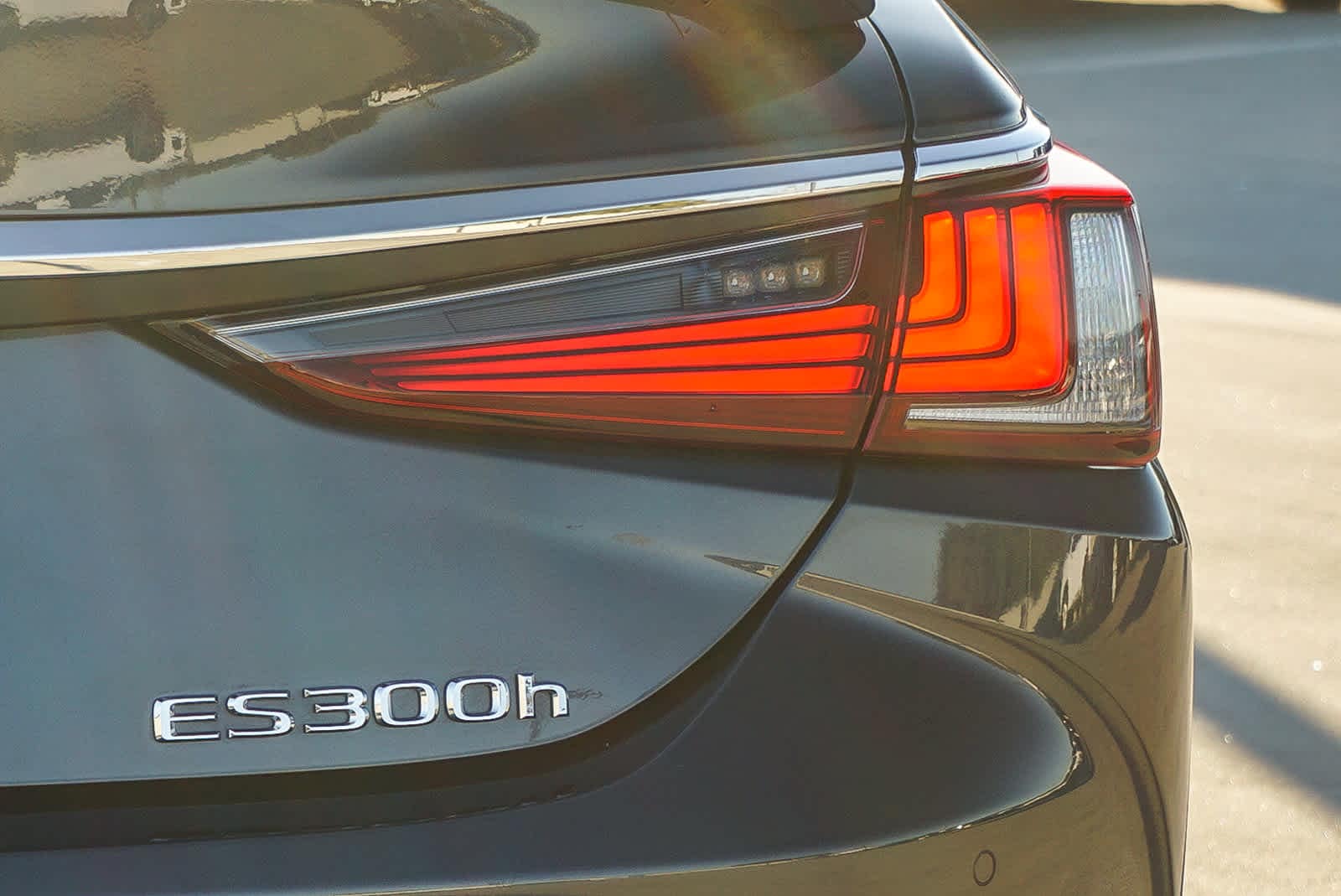 Thumbnail: 2025 Lexus ES - 12