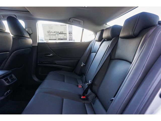 Thumbnail: 2025 Lexus ES - 19