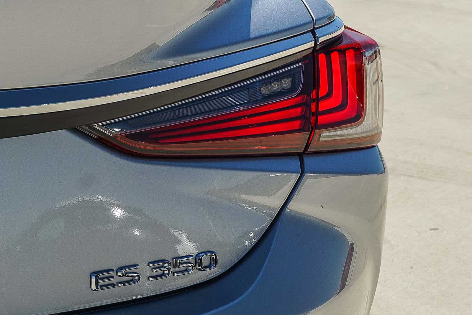 Thumbnail: 2025 Lexus ES - 11