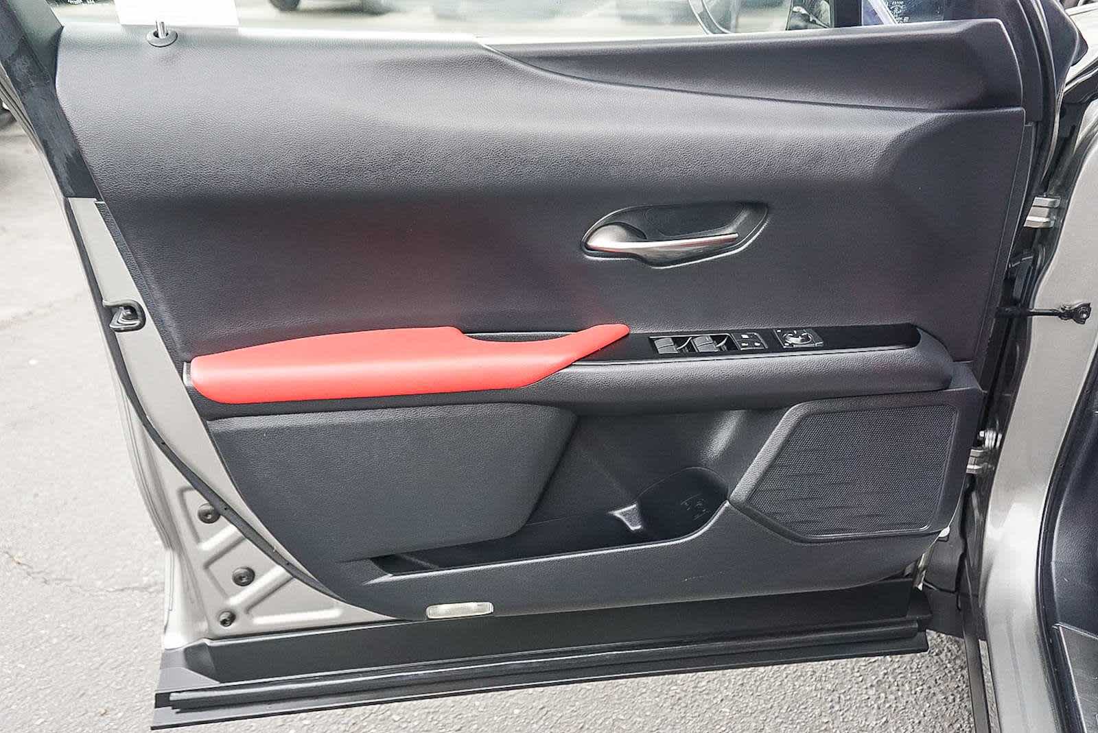 Thumbnail: 2020 Lexus UX - 20