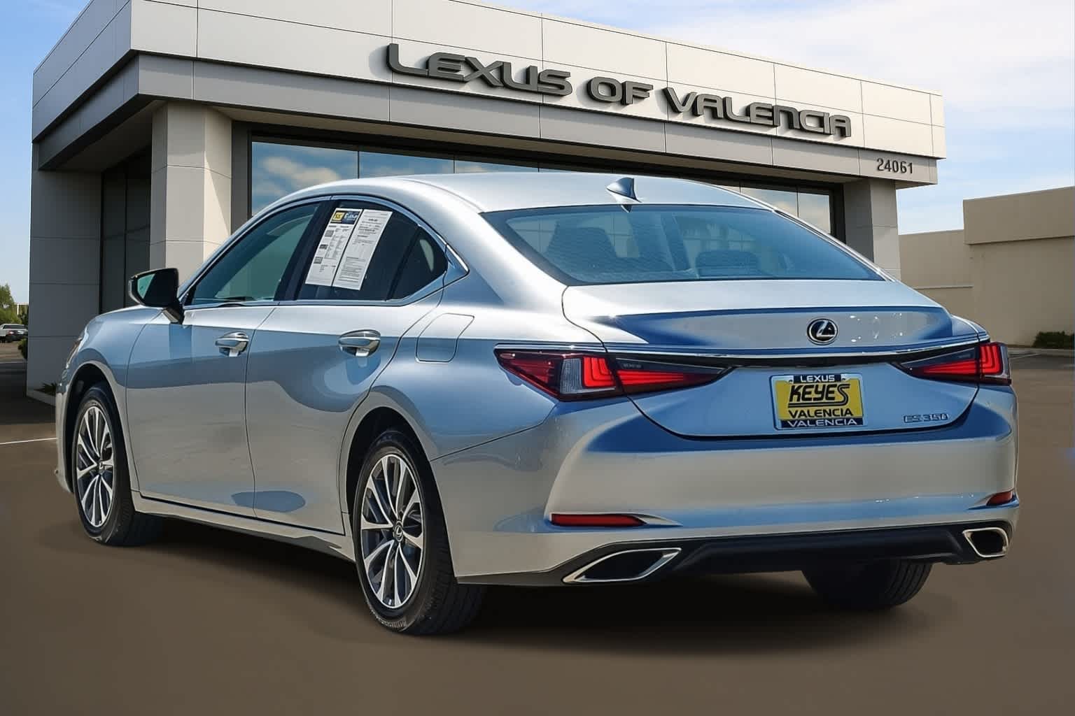 Thumbnail: 2025 Lexus ES - 2