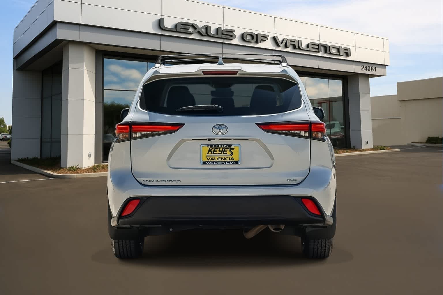 Thumbnail: 2023 Toyota Highlander - 2