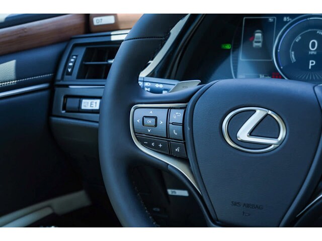 2025 Lexus ES Hybrid 300h 16
