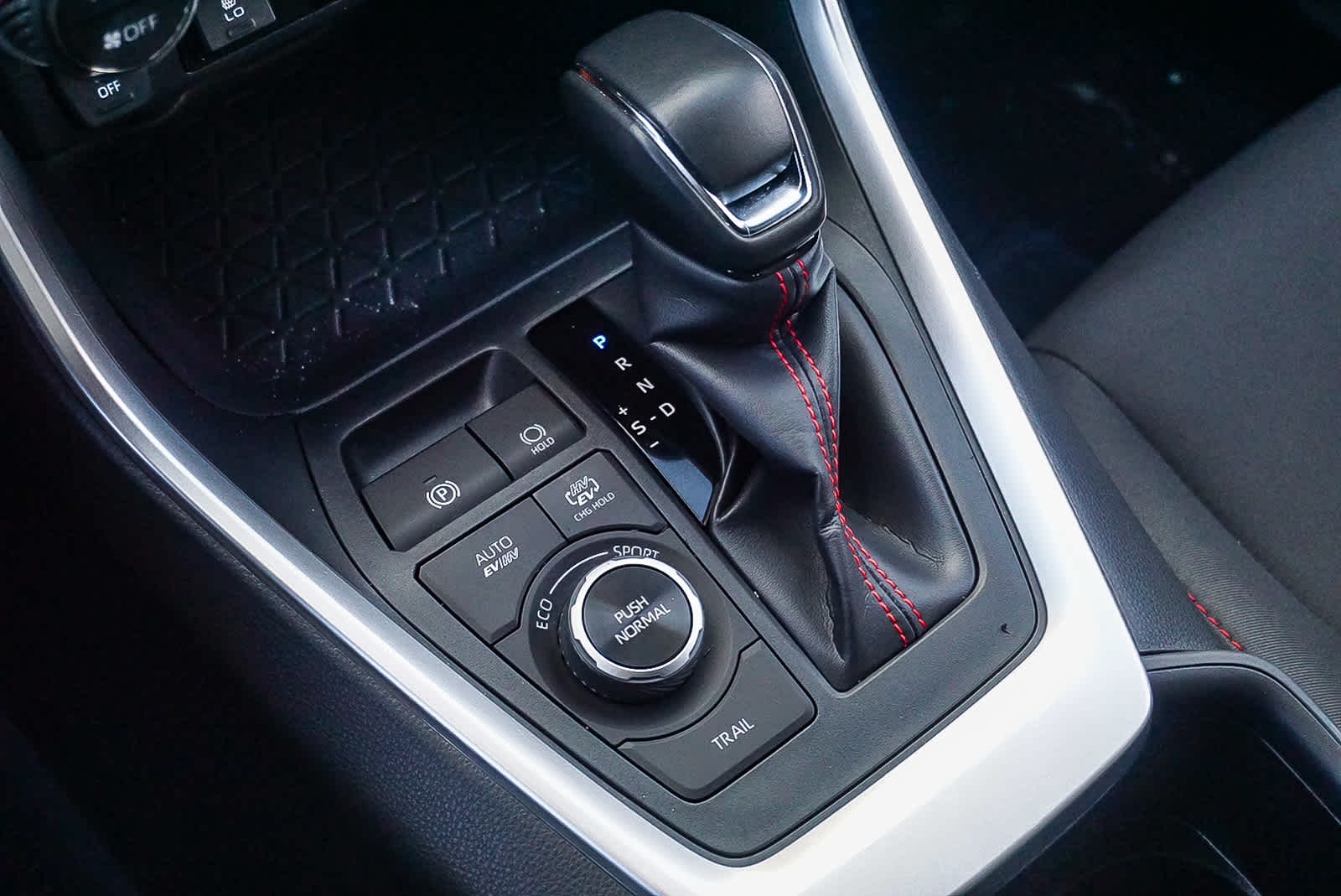 Thumbnail: 2024 Toyota RAV4 - 24