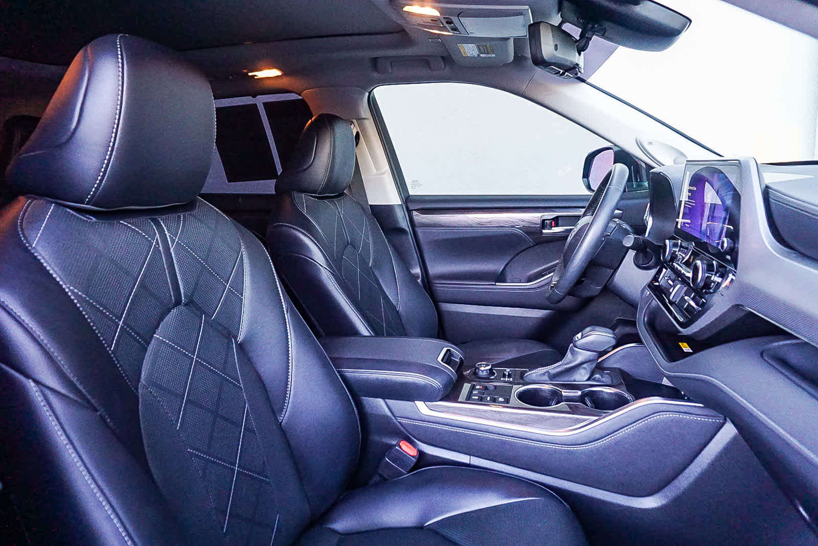 Thumbnail: 2024 Toyota Highlander - 18