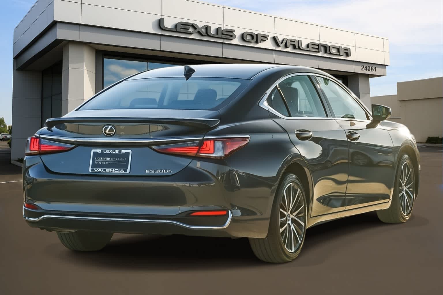 Thumbnail: 2025 Lexus ES - 5