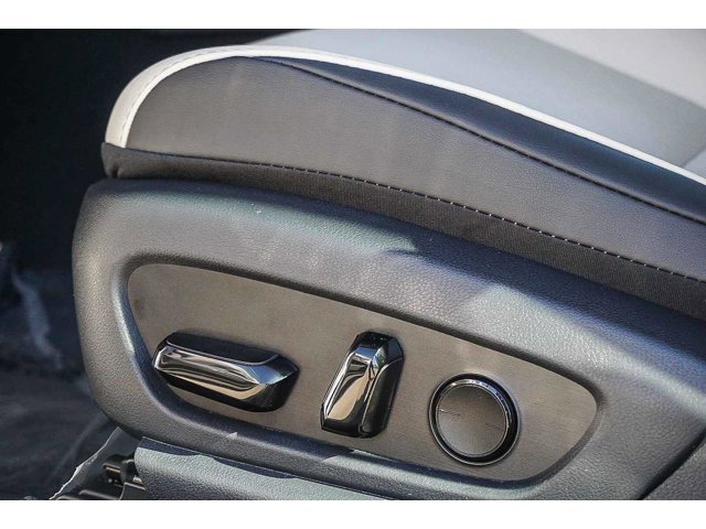 Thumbnail: 2025 Lexus ES - 31